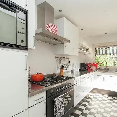 Deluxe Holiday In With Swimming Pool בית נופש קסטריקום