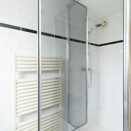 Deluxe Holiday In With Swimming Pool * קסטריקום